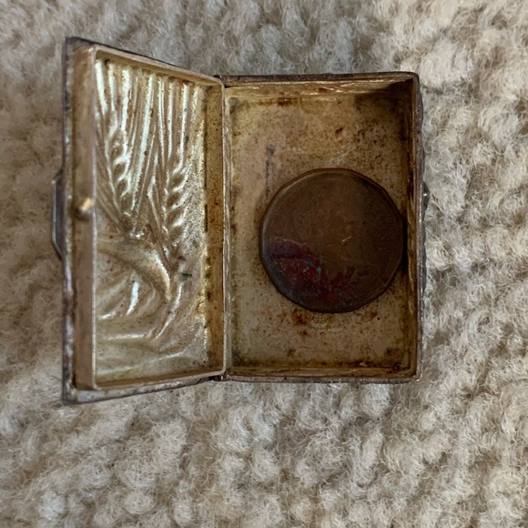 Vintage Silver Pill Box - Picture 3 of 3